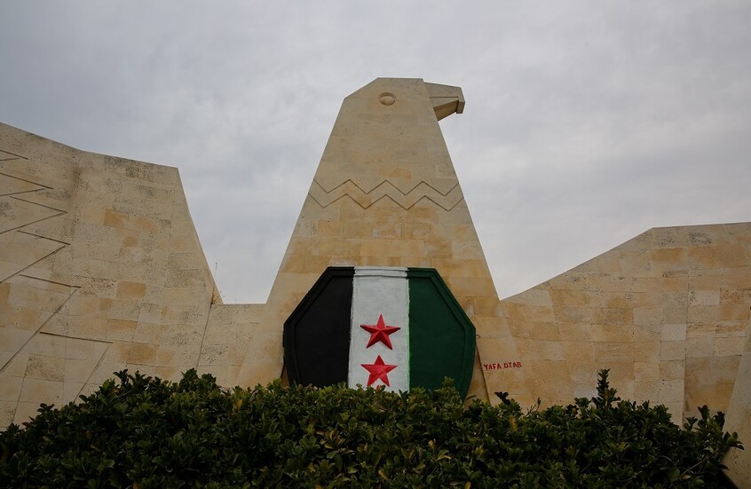 لندن تفتح أبوابها للمفاوضات مع "هيئة تحرير الشام" في سوريا