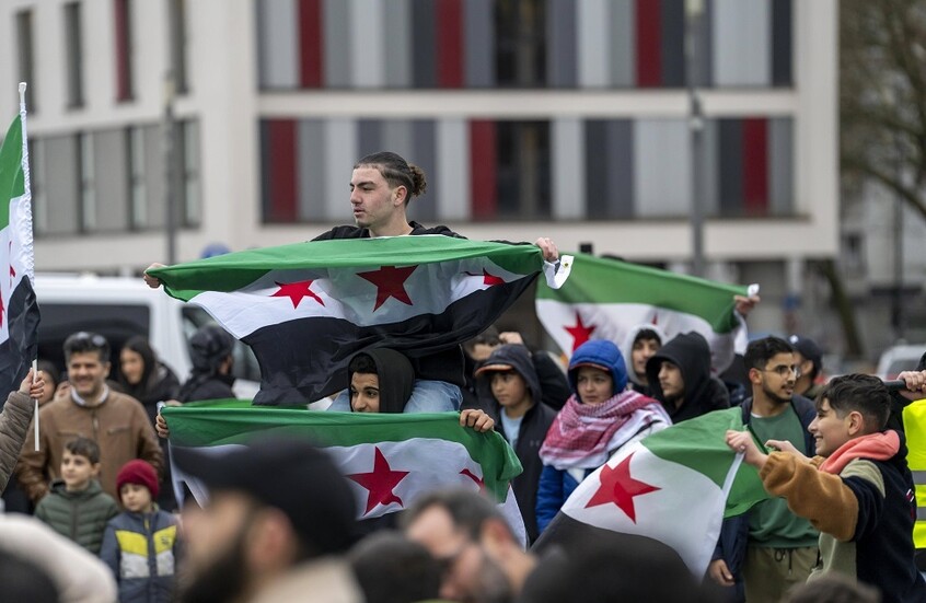 وزير التعليم السوري يؤكد طمس أية معالم تخص النظام السابق من المناهج الدراسية