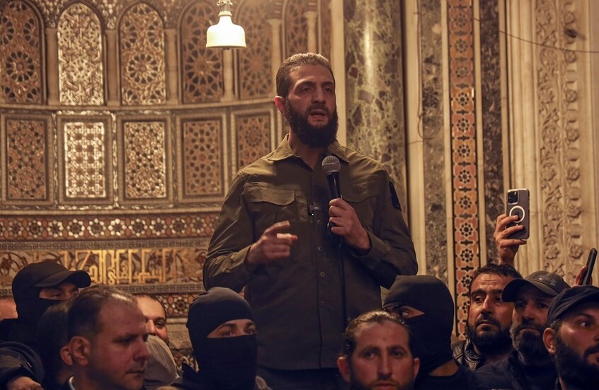 تقرير عن موقف "لافت" لأحمد الشرع تجاه زوجين يسكنان في منزل عائلته المصادر بقرار من الأسد