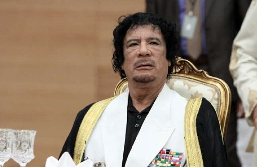 هدية مدوية من القذافي تنسي وزير الخارجية الأمريكي ألم البروستاتا