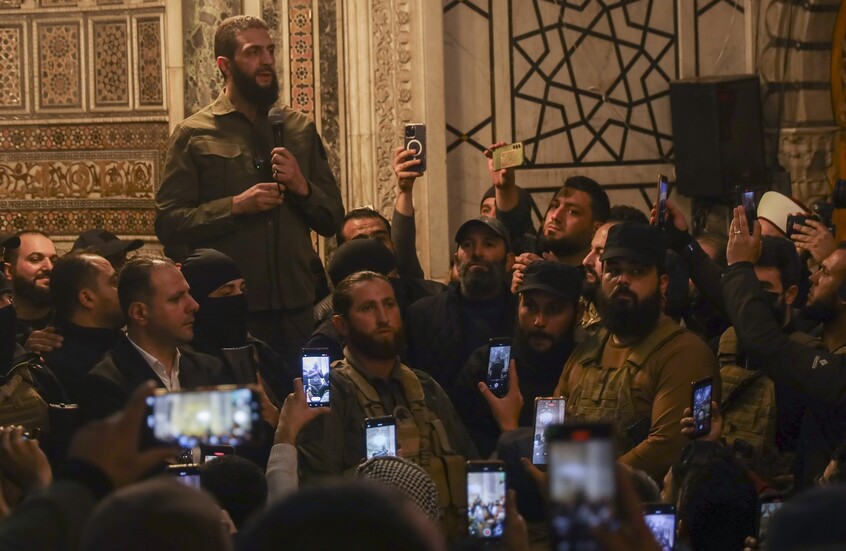 سوريا.. تعليق أحمد الشرع على قلق العلمانيات من فرض ارتداء الحجاب (فيديو)