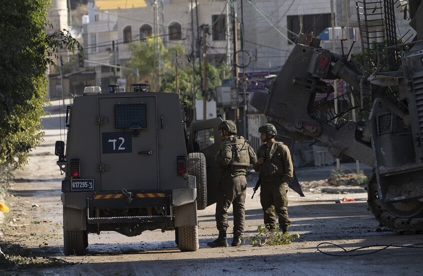 حملة دهم واعتقالات إسرائيلية جديدة في الضفة الغربية طالت 15 فلسطينيا