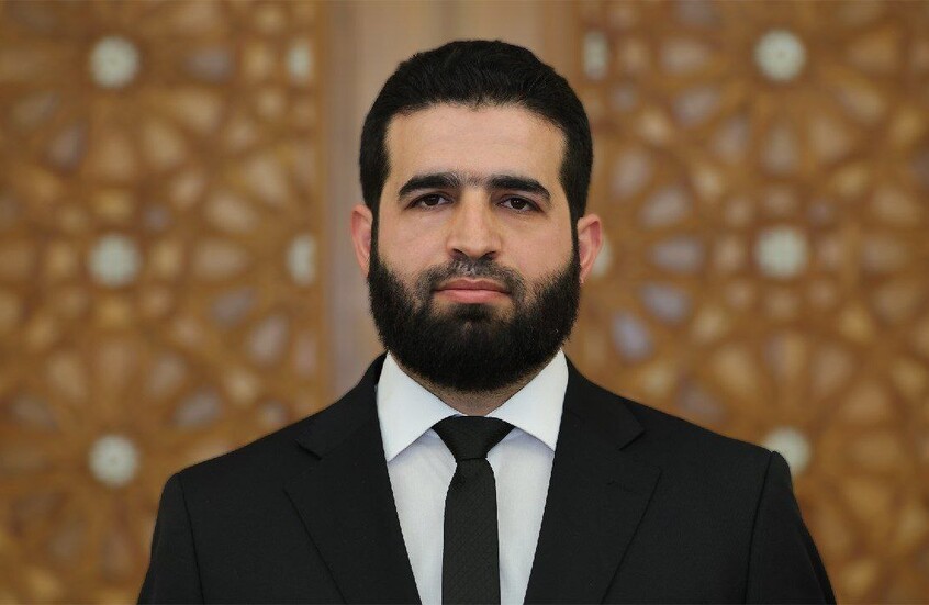 أول مؤتمر صحفي لرئيس جهاز الاستخبارات العامة الجديد في سوريا