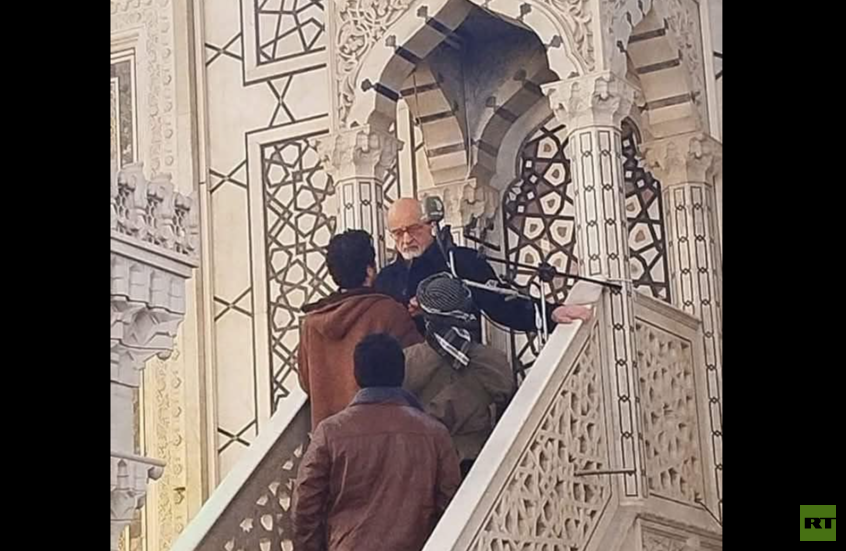 منع المعارض البارز هيثم المالح من إلقاء كلمة في الجامع الأموي يثير جدلا واسعا