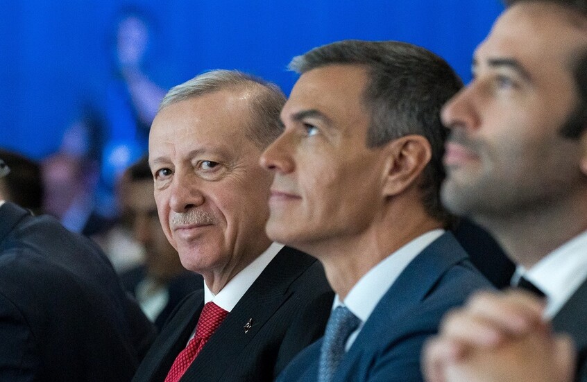 أردوغان يرد بطريقة مرحة على امرأة تفاجأت "بتقدمه في السن"