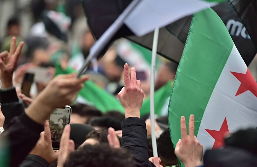 سوريا.. فصل موظفين في القطاع العام والخوف من المستقبل يبقى سيد الموقف (صور)