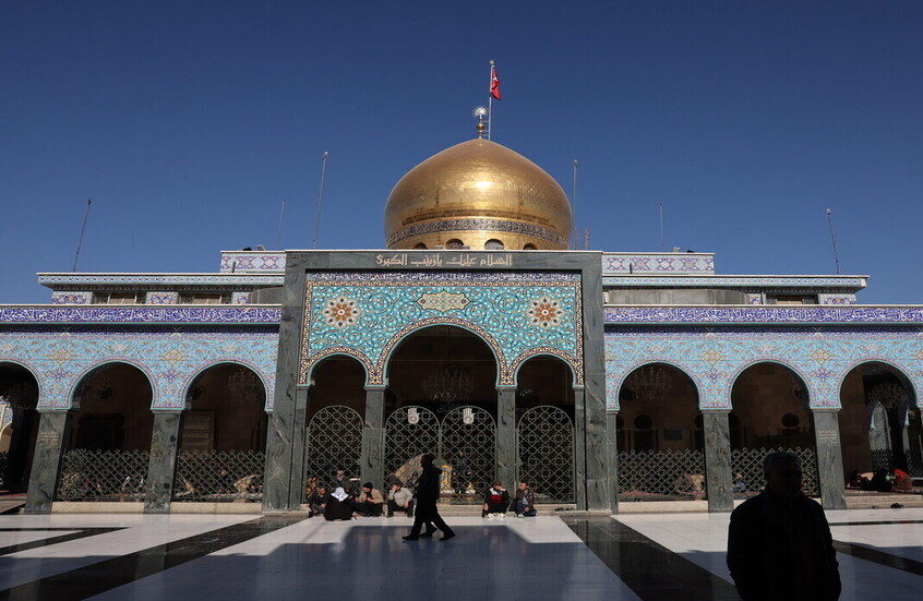 وفد عراقي يزور مقام السيدة زينب في دمشق ويدعو لعدم تصديق الإشاعات