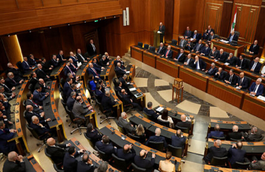 نائب لبناني يطالب بتفسير لـ"انقلاب" جرى تدبيره في بلاده