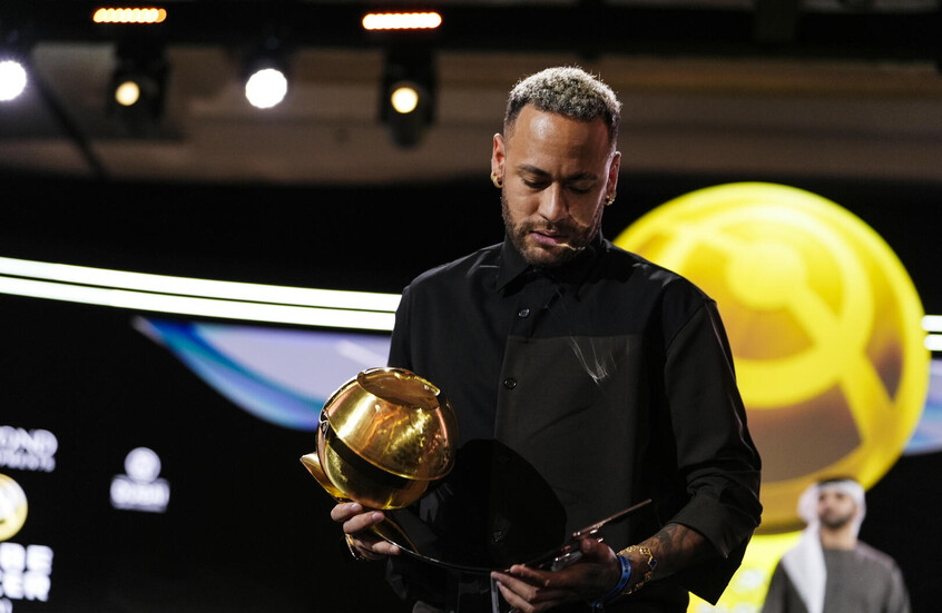 رسميا.. الهلال ينهي عقد نيمار بالتراضي
