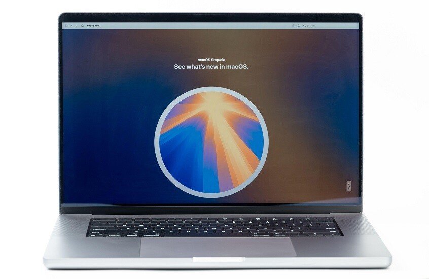 آبل تمنح حواسبها المحمولة ميزات جديدة مع تحديث macOS