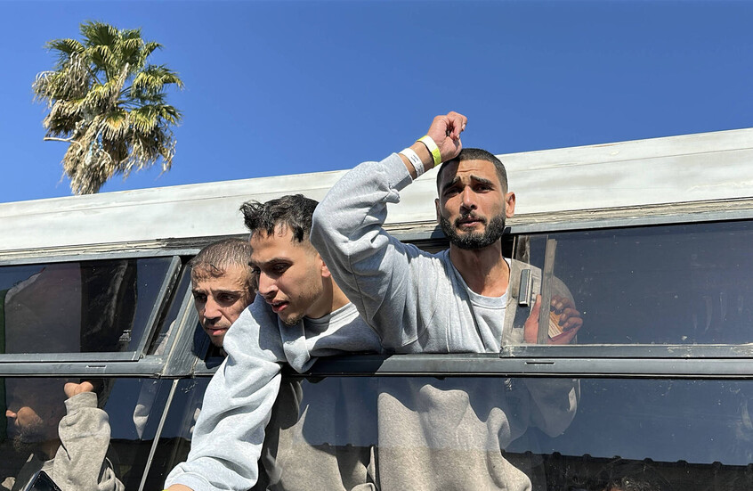 "الأورومتوسطي": الحالة الصحية التي يخرج بها المعتقلون من سجون إسرائيل تعكس تعذيبهم وتجويعهم