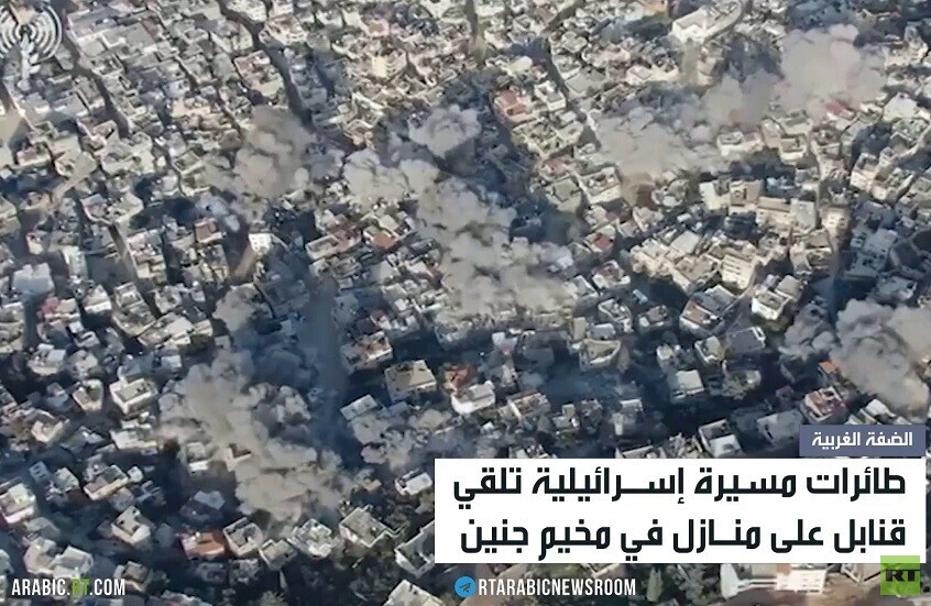 مسيرات تلقي قنابل على منازل بمخيم جنين