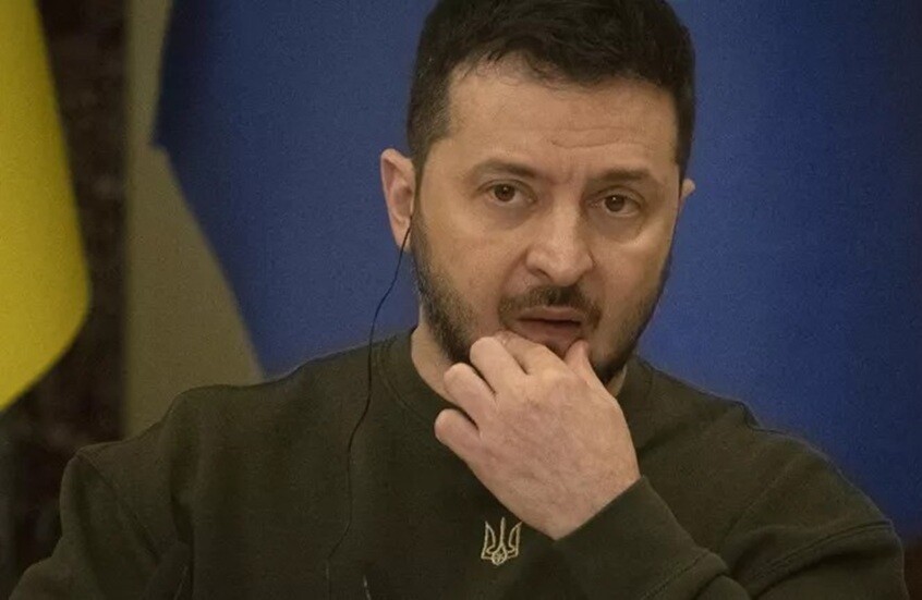 سلوتسكي: زيلينسكي سيبيع أوكرانيا لواشنطن بتقديم المعادن النادرة مقابل المساعدات