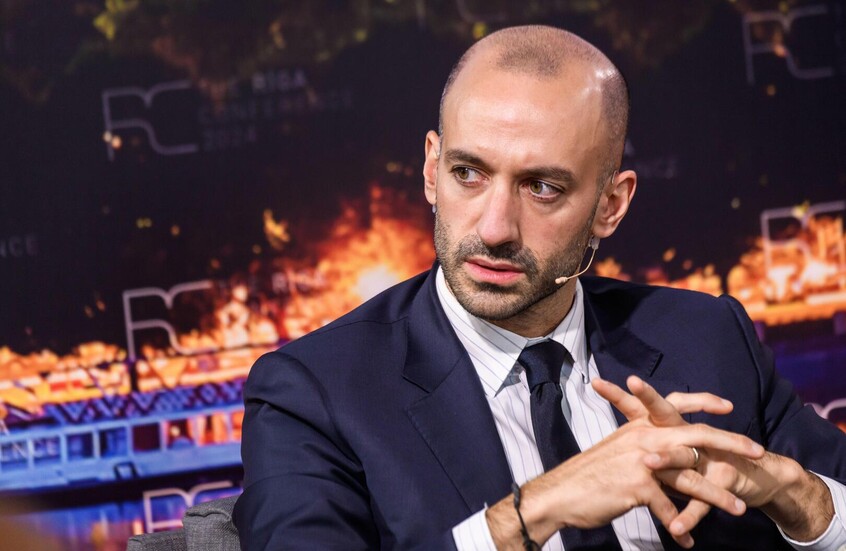فرنسا: على الأوروبيين أن يأخذوا المسؤولية على عاتقهم وأوكرانيا الاختبار الأول
