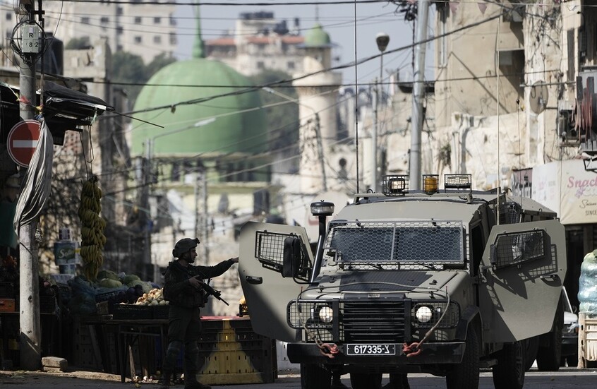 الضفة الغربية.. حملة اعتقالات جديدة تطال 25 فلسطينيا
