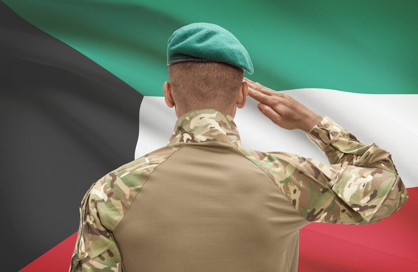 الجيش الكويتي يعلن مقتل اثنين من قواته البرية وإصابة آخرين