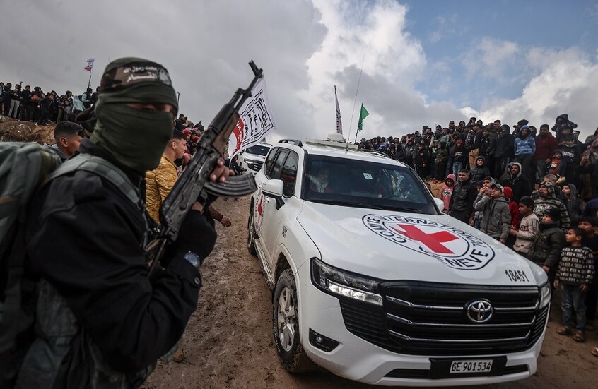 هيئة شؤون الأسرى تنشر قوائم بأسماء الأسرى الفلسطينيين المقرر الإفراج عنهم اليوم
