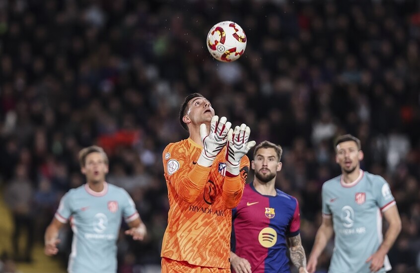 مباراة جنونية بين برشلونة وأتلتيكو مدريد تنتهي بسيناريو دراماتيكي (فيديو)