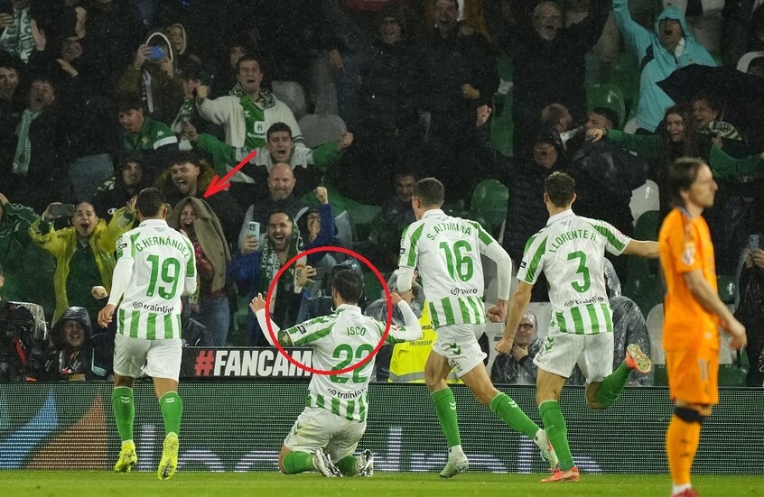شاهد.. إيسكو يقبل زوجته احتفالا بهدفه في مرمى ريال مدريد (فيديو)
