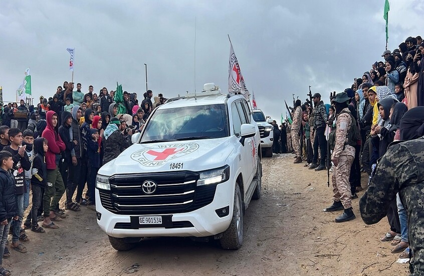 نتنياهو: هناك 59 رهينة لدى "حماس" واحتمال مقتل 35 منهم على الأقل