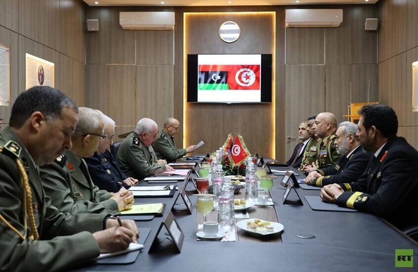 رئيس أركان الجيش الليبي يبحث في تونس تعزيز التعاون العسكري بين البلدين (صور)