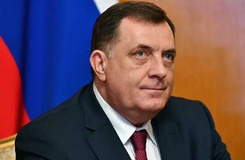 زعيم صرب البوسنة يؤكد أنه لن يغادر البلاد