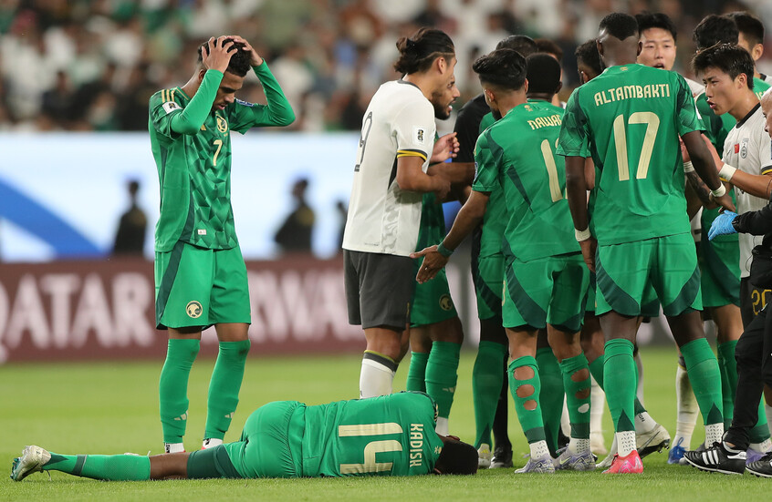 هل خالف المنتخب السعودي اللوائح أمام نظيره الصيني؟
