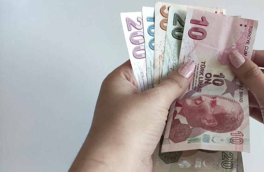 المركزي التركي يضخ 26 مليار دولار لدعم العملة الوطنية