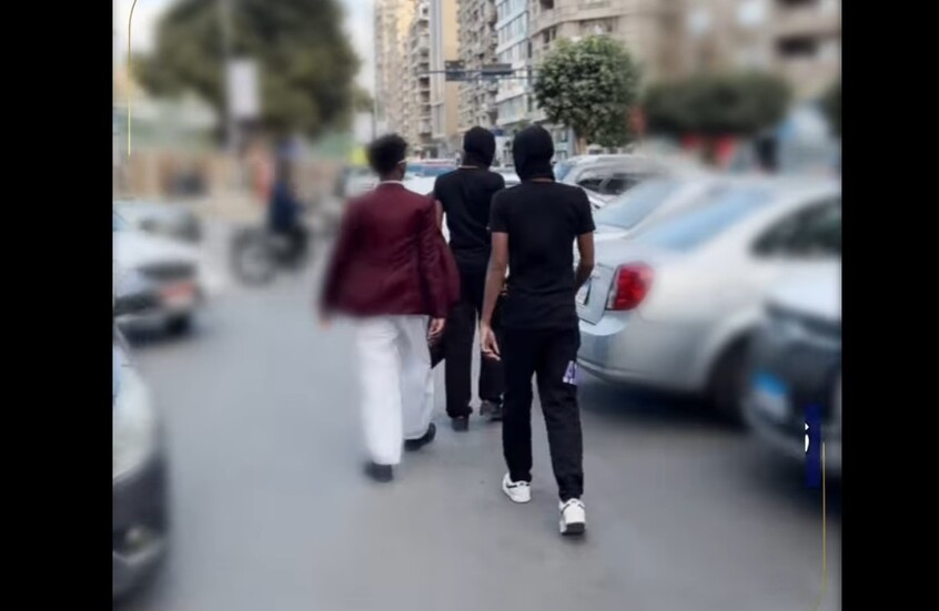 مصر.. الداخلية تفك لغز مقطع فيديو لملثمين يجوبان شوارع الجيزة (فيديو)