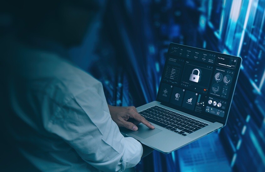 الإمارات تعلن التصدي لهجمات سيبرانية استهدفت مئات الجهات الحكومية والخاصة
