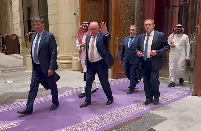 مفاوض روسي حول اجتماع الرياض مع الأمريكيين: حوار صعب لكنه مفيد