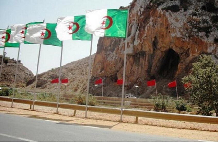 المغرب يسلم تاجر مخدرات مطلوبا للجزائر