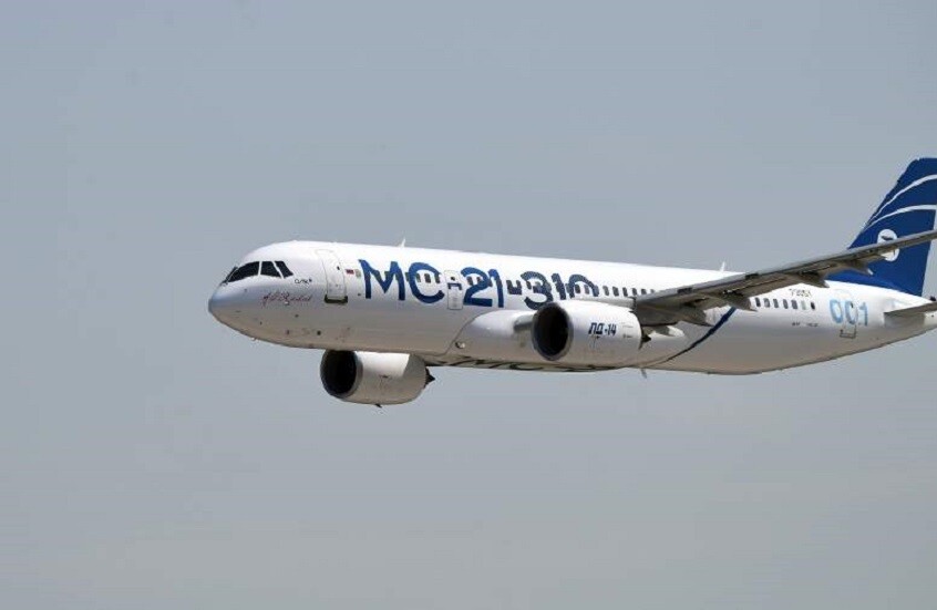تشيميزوف: رفع العقوبات لن يؤثر على إنتاج MC-21 و SJ-100