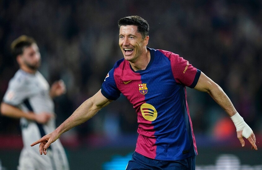 برشلونة يهزم أوساسونا وينفرد بالصدارة (فيديو)