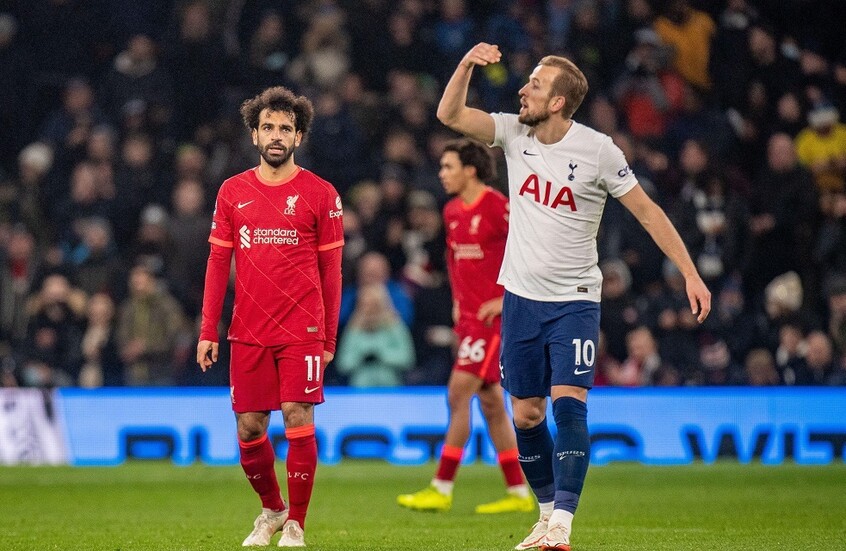 بترحيب من الهداف التاريخي للدوري الإنجليزي.. الأمير هاري يهدد مكان محمد صلاح في ليفربول