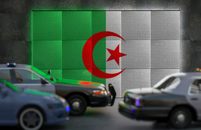 الجزائر.. مطاردة على حدود المغرب تسفر عن مقتل مجرمين وفرار بارون مخدرات (صور)