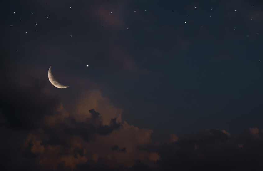 مركز الفلك الدولي ينشر صورة هلال شوال صباح الأحد (صورة)