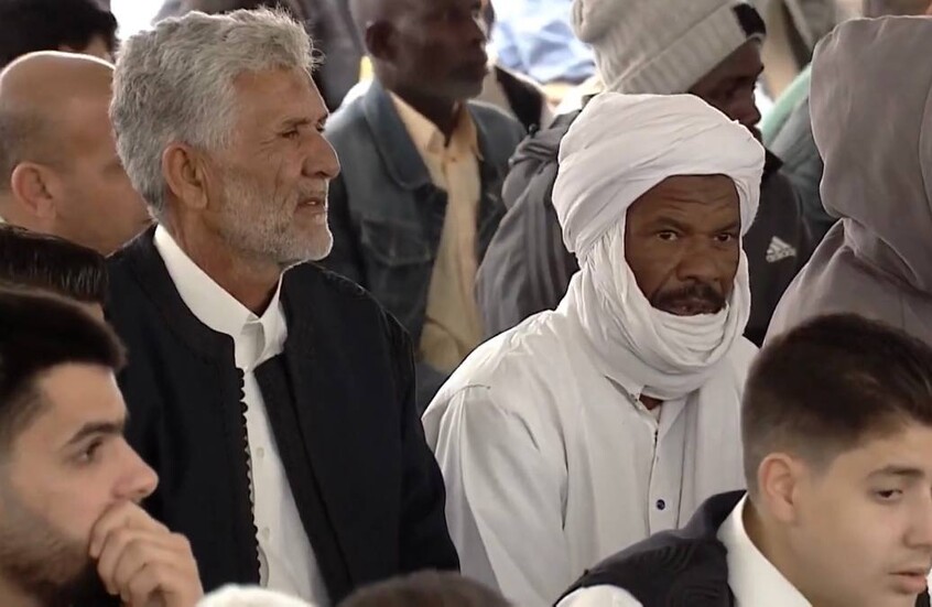 دول عربية وإسلامية تحتفل الاثنين بأول أيام عيد الفطر (صور+فيديوهات)