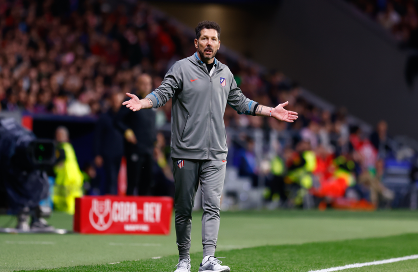 أول تعليق لسيميوني بعد خروج أتلتيكو من كأس إسبانيا على يد برشلونة