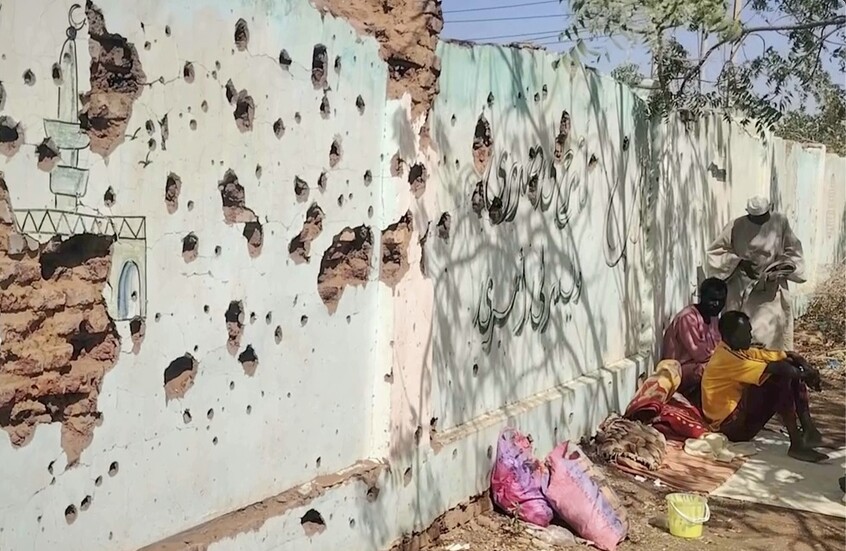 زعم أن الجيش السوداني نفذها.. مفوض حقوق الإنسان يدعو إلى وقف عمليات قتل المدنيين في الخرطوم