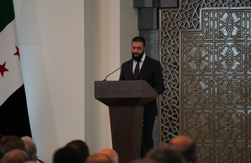 الرئاسة السورية تنفي تعيين مؤيد غزلان نائبا للشرع