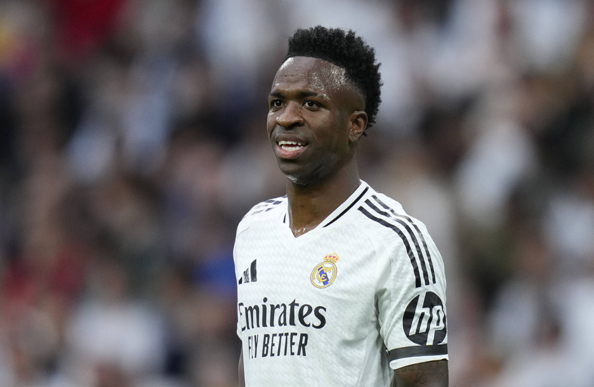 فينيسيوس يثير عاصفة من الانتقادات بتصرف غريب بعد خسارة ريال مدريد أمام فالنسيا