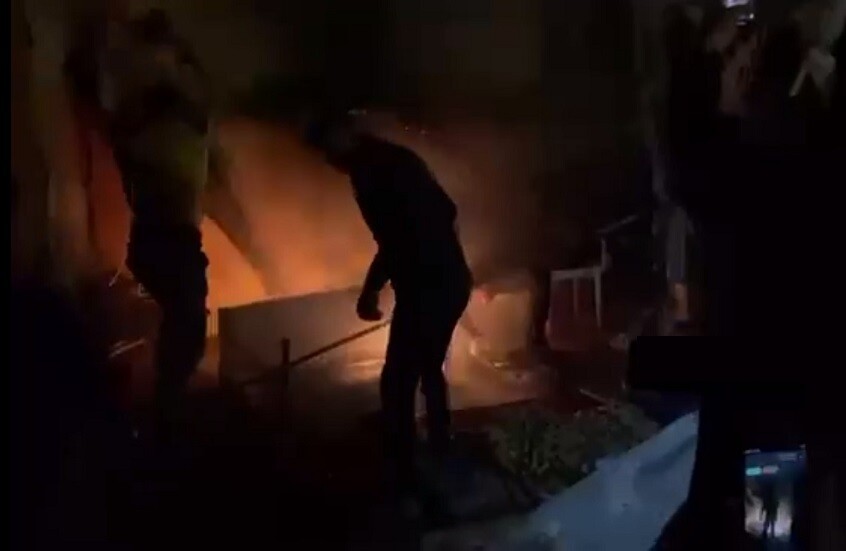 مقتل صحفيين وإصابة آخرين في قصف إسرائيلي استهدف خيامهم قرب مجمع ناصر الطبي بخانيونس (فيديو)