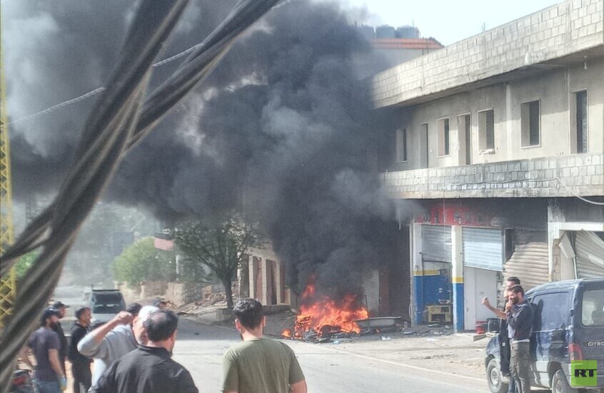 مراسلتنا: قتيل بغارة إسرائيلية على سيارة جنوب لبنان والجيش الإسرائيلي يعلن استهداف قيادي بحزب الله