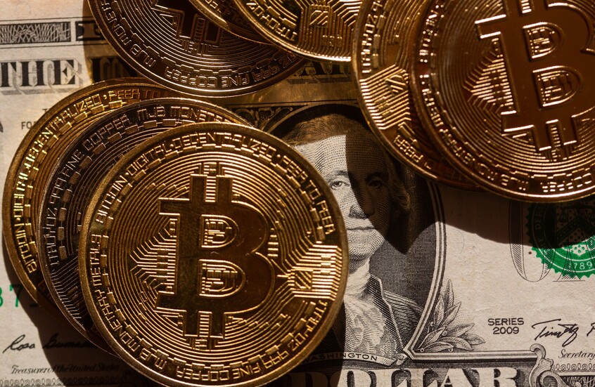 عملة "البيتكوين" عند أدنى مستوى منذ نوفمبر الماضي