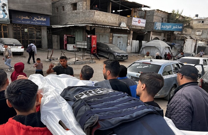 مراسل RT: مقتل عشرات الفلسطينيين بينهم صحفي في غارات إسرائيلية عنيفة على غزة (صور + فيديوهات)