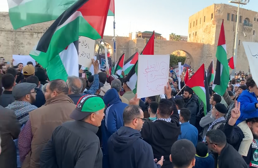ميدان الجزائر بالعاصمة الليبية طرابلس يشهد مظاهرة حاشدة دعما لغزة (فيديو)