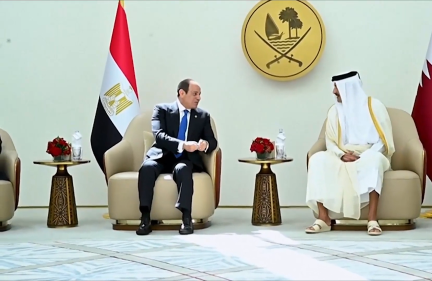 الرئيس المصري يصل إلى الدوحة