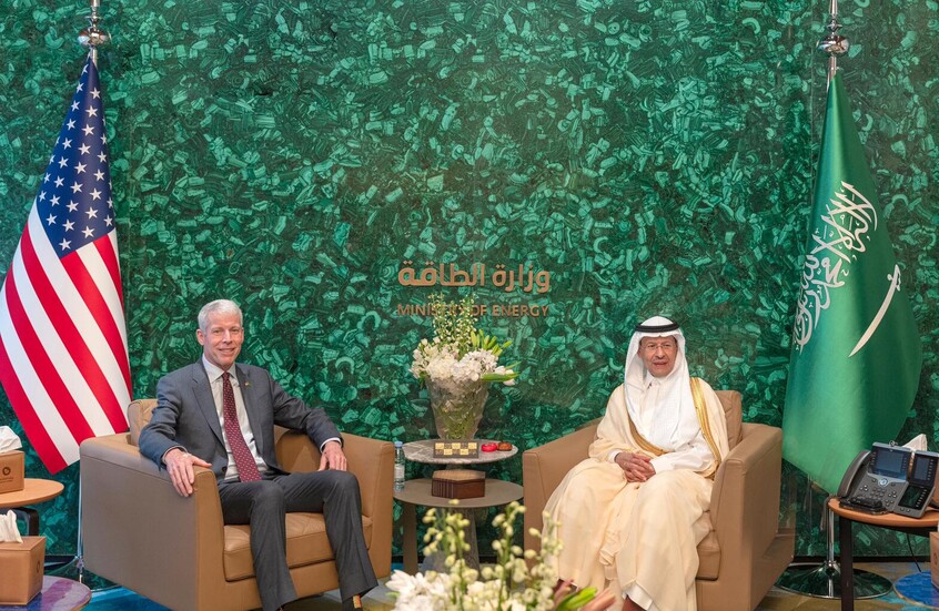 شاهد..  وزير الطاقة السعودي ونظيره الأمريكي يزوران أول  بئر بترولية في ⁧المملكة: "هنا بدأت القصة"