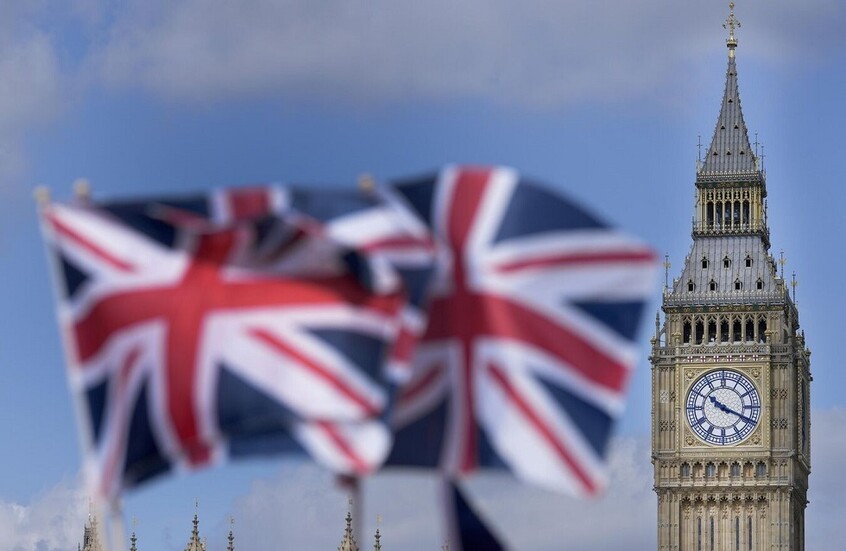 خبير بريطاني: زيلينسكي يتحمل مسؤولية تعثر اتفاق وقف إطلاق النار في أوكرانيا